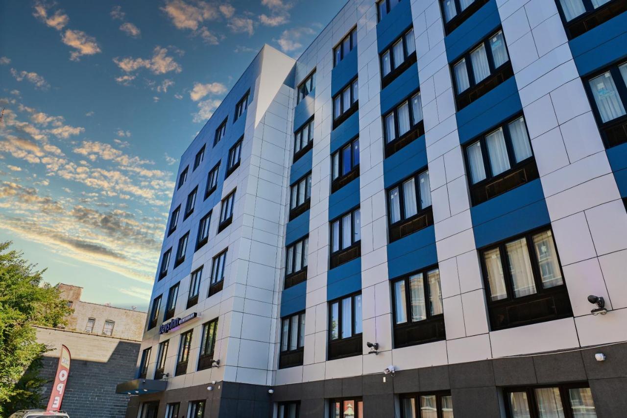Days Inn By Wyndham Bronx Nyc New York Exterior foto