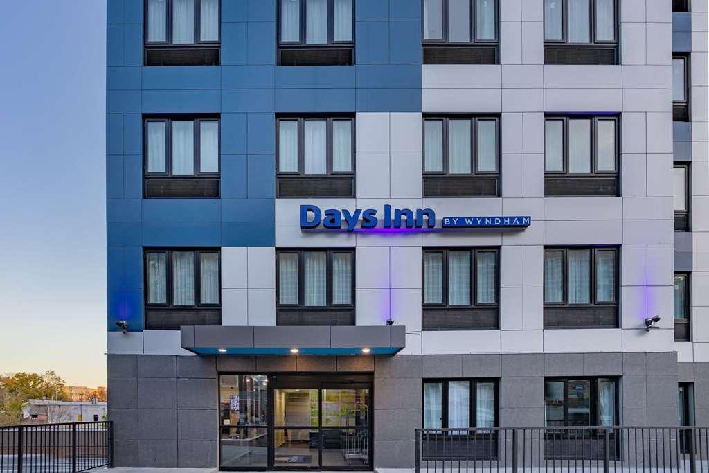 Days Inn By Wyndham Bronx Nyc New York Exterior foto