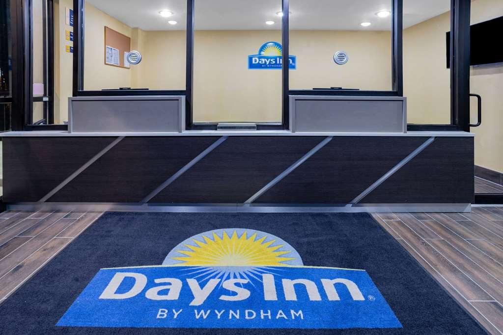 Days Inn By Wyndham Bronx Nyc New York Exterior foto